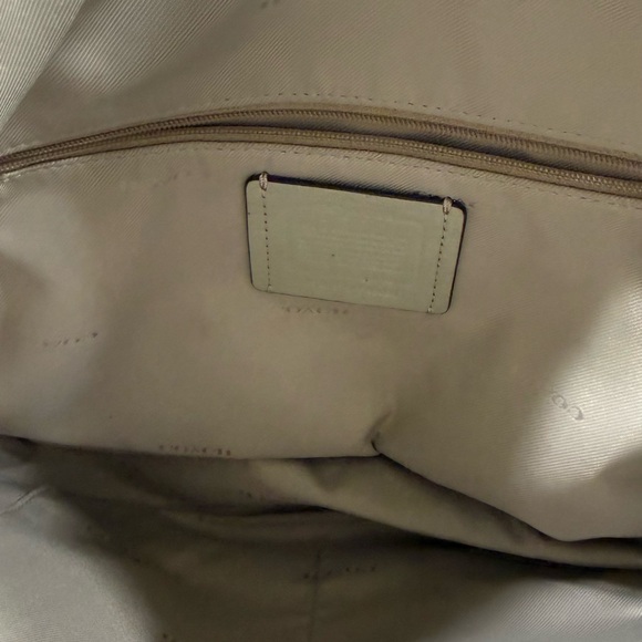 Coach Women's Beige Leather Shoulder Bag - Picture 4 of 4